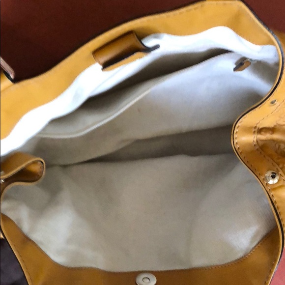 GUCCI YELLOW RARE SUKEY TOTE - Picture 5 of 7